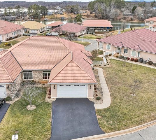 1049 San Marcos Court, Moneta, VA 24121