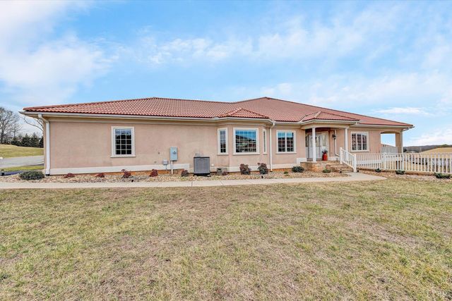 1049 San Marcos Court, Moneta, VA 24121