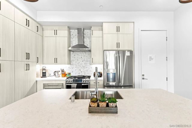 1055 32nd St 9, San Diego, CA 92102