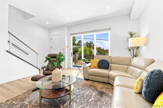 1055 32nd St 9, San Diego, CA 92102