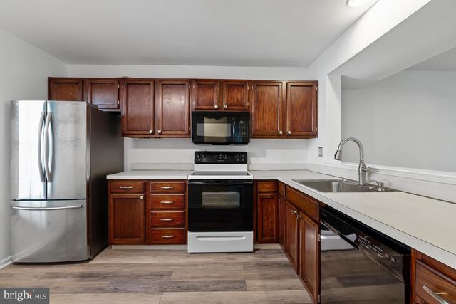 2046 WEXFORD RD, Palmyra, PA 17078