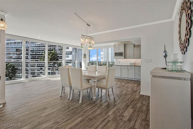 4031 Gulf Shore BLVD N 6B, Naples, FL 34103