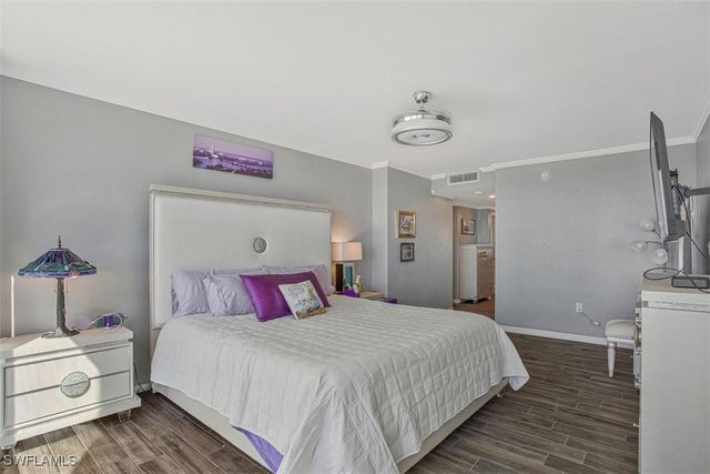 4031 Gulf Shore BLVD N 6B, Naples, FL 34103