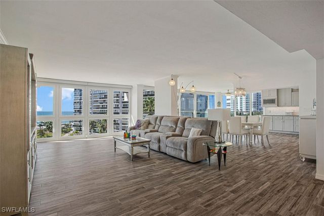 4031 Gulf Shore BLVD N 6B, Naples, FL 34103