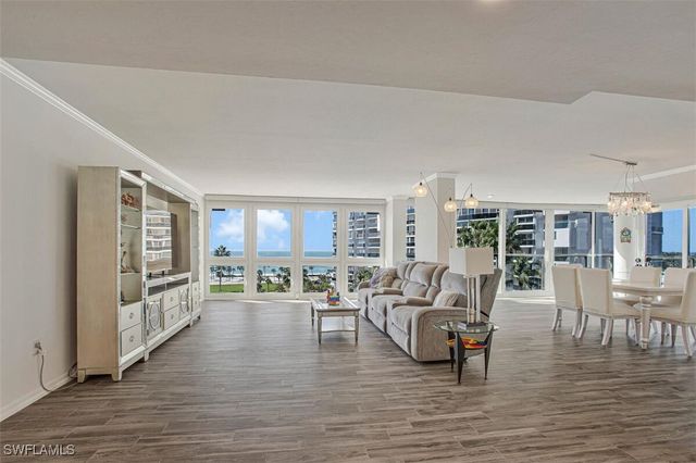 4031 Gulf Shore BLVD N 6B, Naples, FL 34103