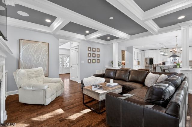 56 Beechwood Place, Watchung Boro, NJ 07069