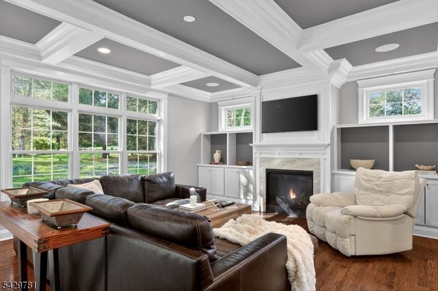 56 Beechwood Place, Watchung Boro, NJ 07069