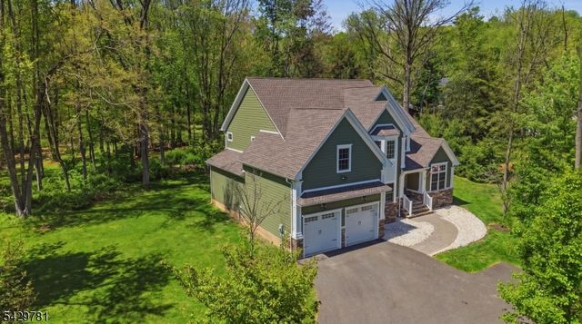 56 Beechwood Place, Watchung Boro, NJ 07069