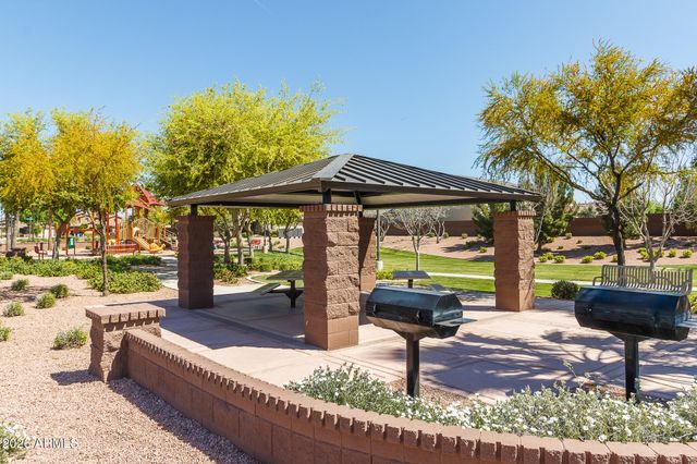 1407 W SMOKE TREE Avenue, Queen Creek, AZ 85140