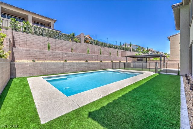 201 Carmel Sky Street, Las Vegas, NV 89138