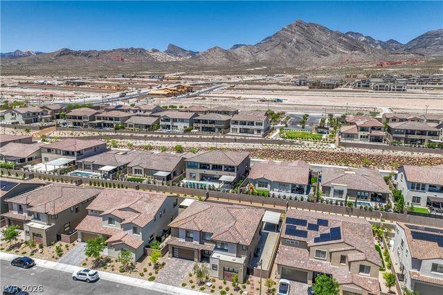 201 Carmel Sky Street, Las Vegas, NV 89138