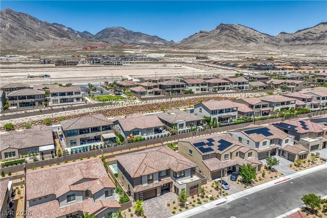 201 Carmel Sky Street, Las Vegas, NV 89138