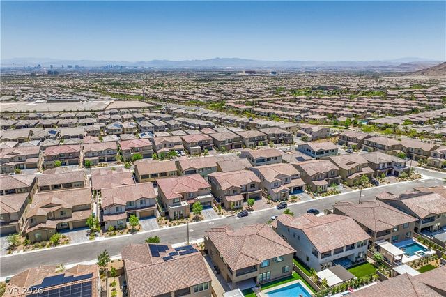 201 Carmel Sky Street, Las Vegas, NV 89138