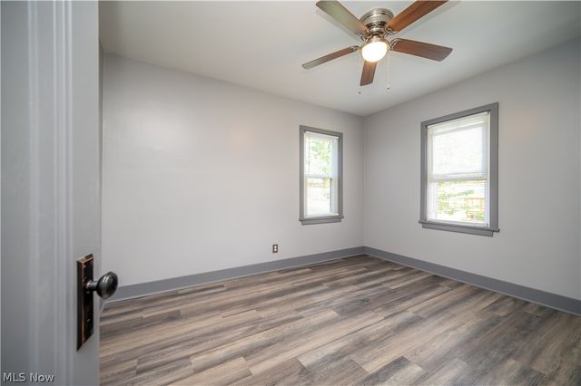 3712 Logan Way, Youngstown, OH 44505