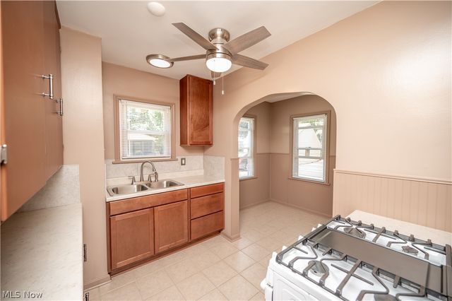 3712 Logan Way, Youngstown, OH 44505