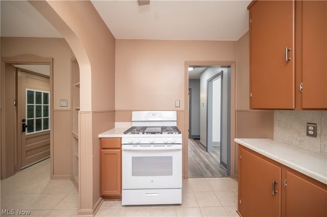 3712 Logan Way, Youngstown, OH 44505