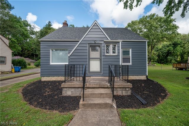 3712 Logan Way, Youngstown, OH 44505