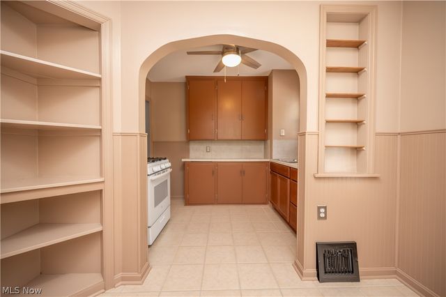 3712 Logan Way, Youngstown, OH 44505