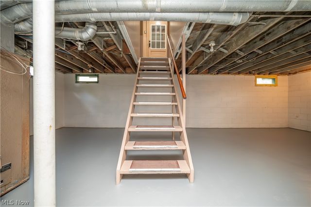 3712 Logan Way, Youngstown, OH 44505