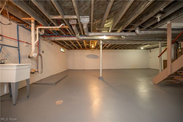 3712 Logan Way, Youngstown, OH 44505