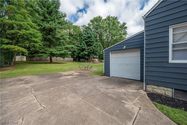 3712 Logan Way, Youngstown, OH 44505