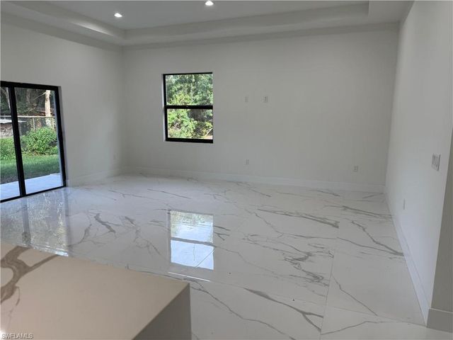 5037 Pinetree CIR, Labelle, FL 33935