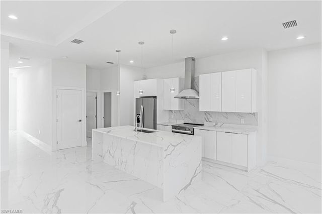 5037 Pinetree CIR, Labelle, FL 33935