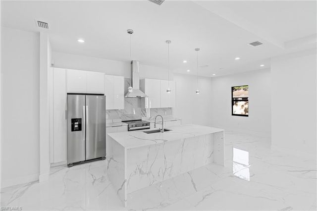 5037 Pinetree CIR, Labelle, FL 33935