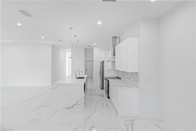 5037 Pinetree CIR, Labelle, FL 33935