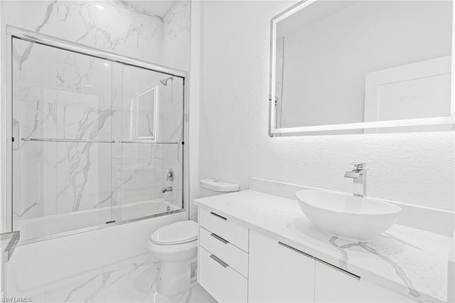 5037 Pinetree CIR, Labelle, FL 33935