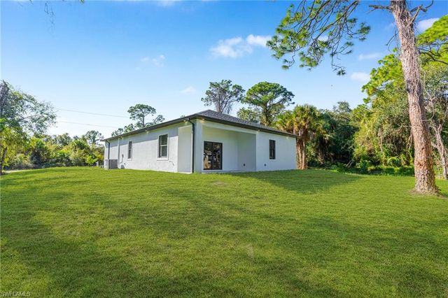 5037 Pinetree CIR, Labelle, FL 33935