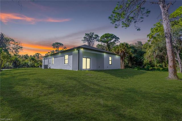 5037 Pinetree CIR, Labelle, FL 33935