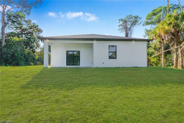 5037 Pinetree CIR, Labelle, FL 33935