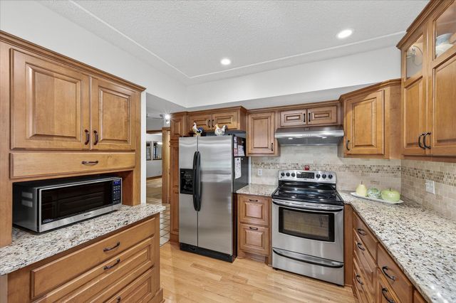 8100 Wynnwood Road, Golden Valley, MN 55427