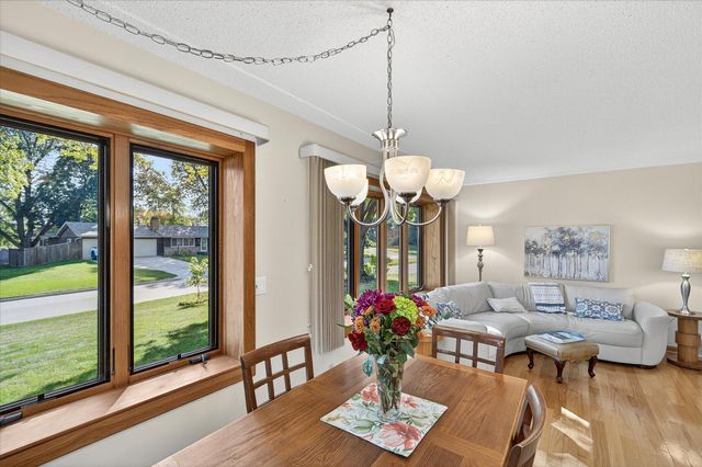 8100 Wynnwood Road, Golden Valley, MN 55427