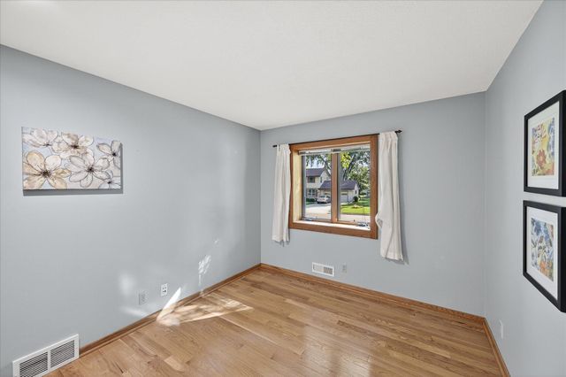 8100 Wynnwood Road, Golden Valley, MN 55427
