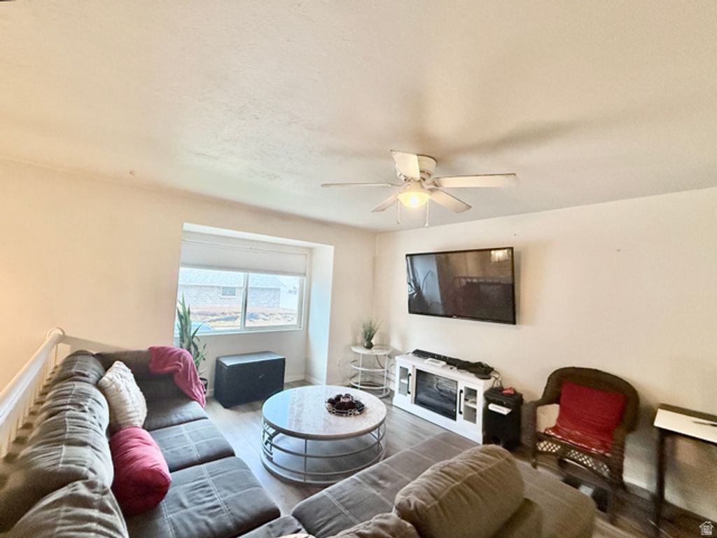 284 N 500 W, Clearfield, UT 84015 — photo 5