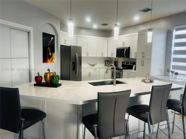 13995 SW 154th St, Miami, FL 33177