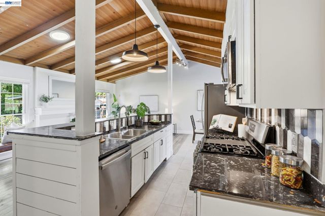6684 Graham Ave, Newark, CA 94560