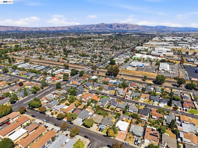 6684 Graham Ave, Newark, CA 94560