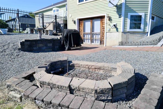 80 Roberge Street, Newport City, VT 05855