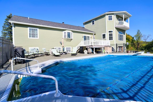 80 Roberge Street, Newport City, VT 05855