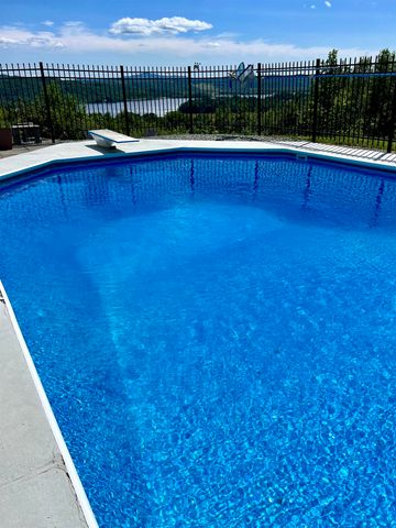 80 Roberge Street, Newport City, VT 05855