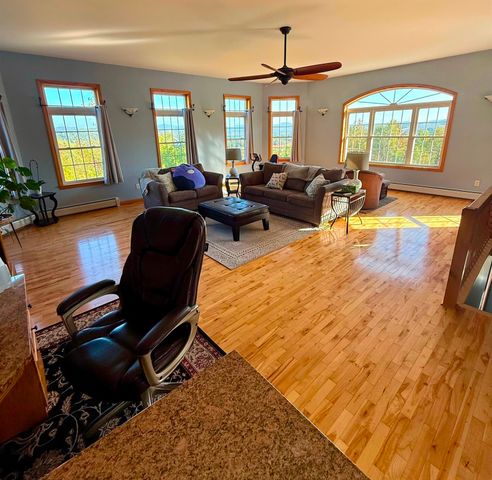 80 Roberge Street, Newport City, VT 05855