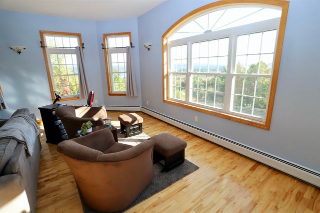 80 Roberge Street, Newport City, VT 05855