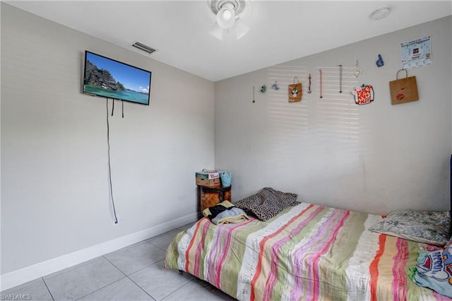 4520 Douglas LN, Lehigh Acres, FL 33973