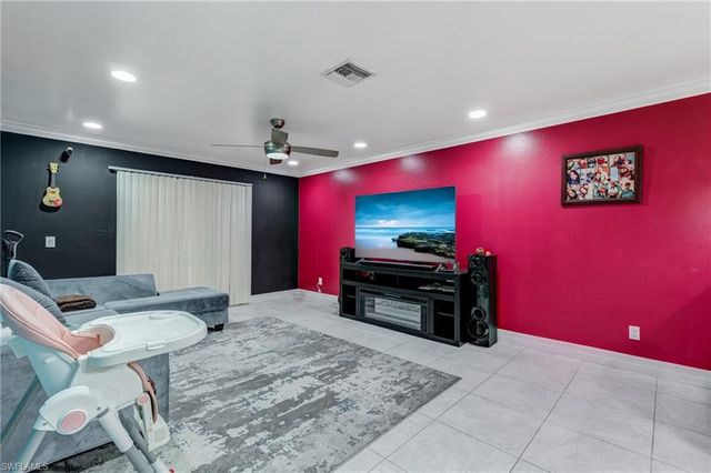 4520 Douglas LN, Lehigh Acres, FL 33973