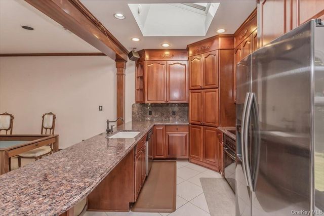 1 Brothers Court, Dix Hills, NY 11746
