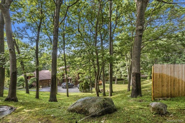 1 Brothers Court, Dix Hills, NY 11746