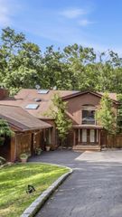 1 Brothers Court, Dix Hills, NY 11746